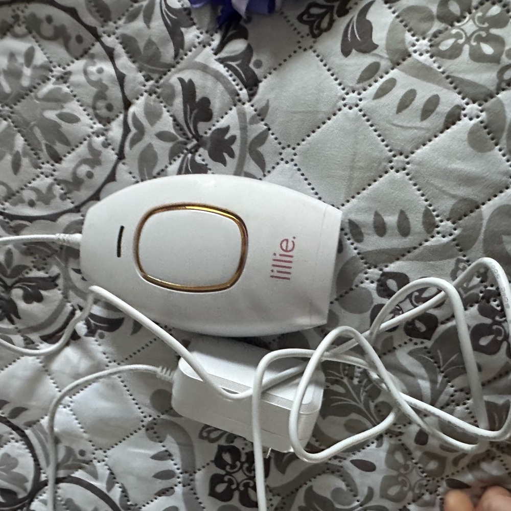 White Hair Removal Device